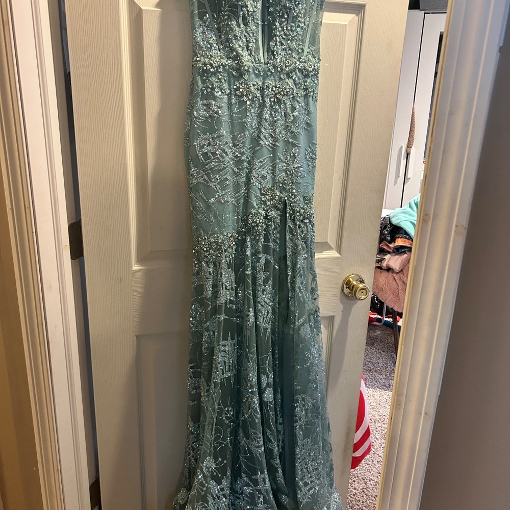 Prom Dress - Picture 6 of 7
